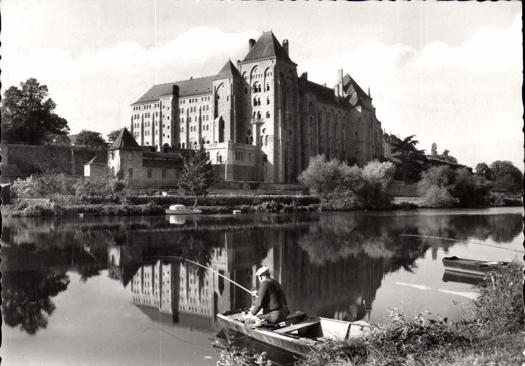 CPSM Solesmes L'Abbaye Saint Pierre