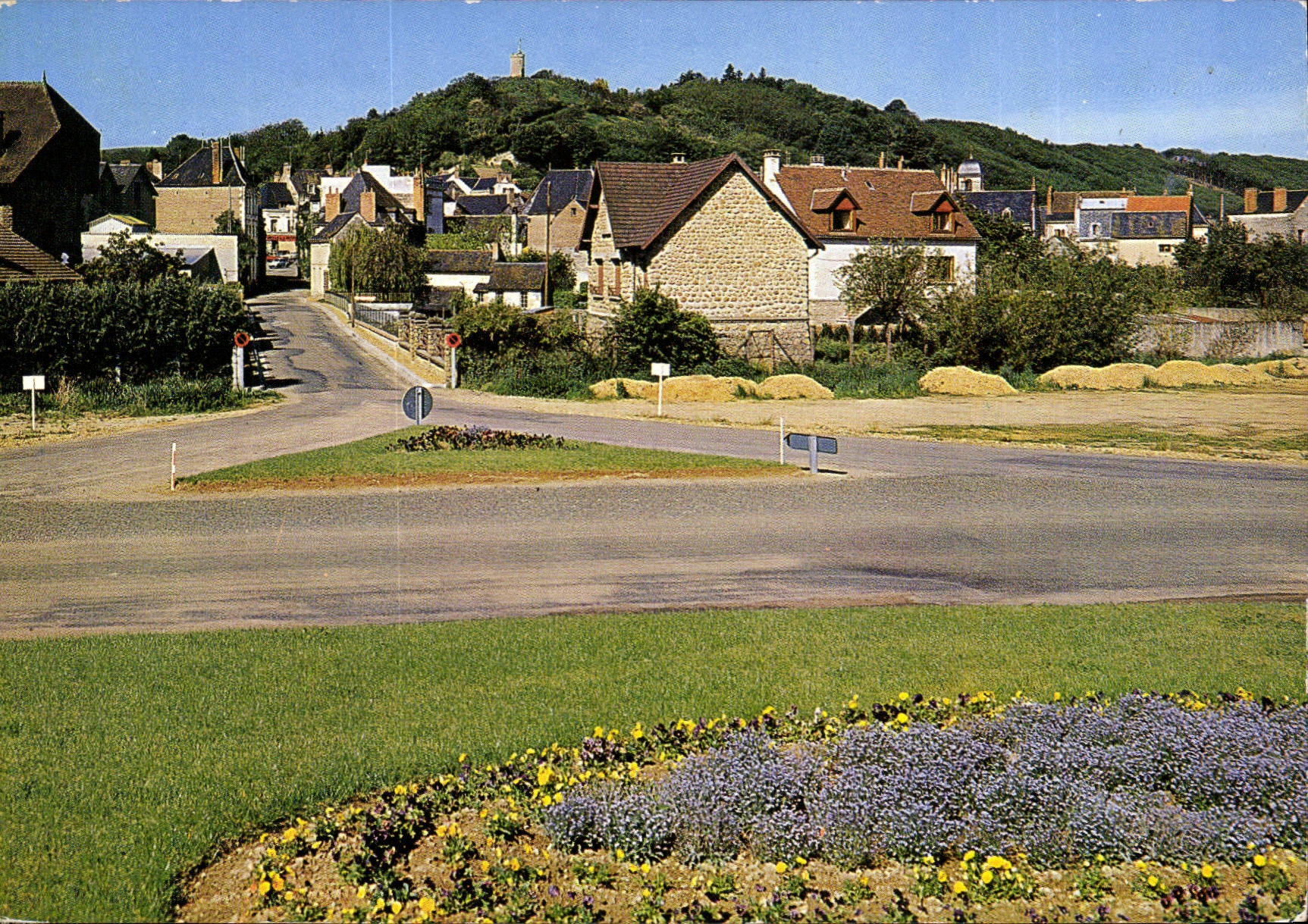La Chartre-sur-le-Loir — La Statue Jeanne d'Arc — Artaud Fils Éditeurs, Nantes, n° E/535