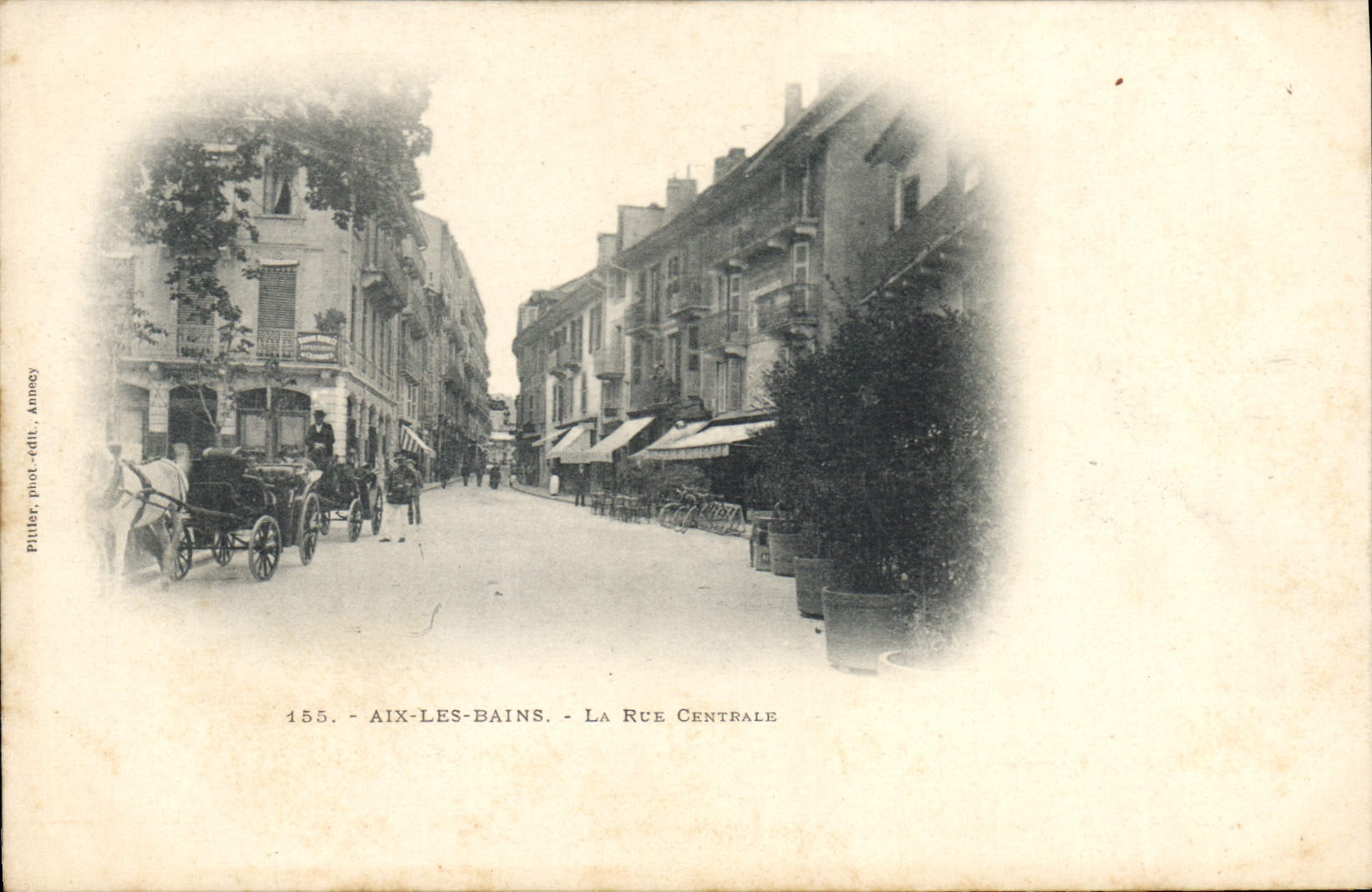 CPA Aix Les Bains La Rue Centrale