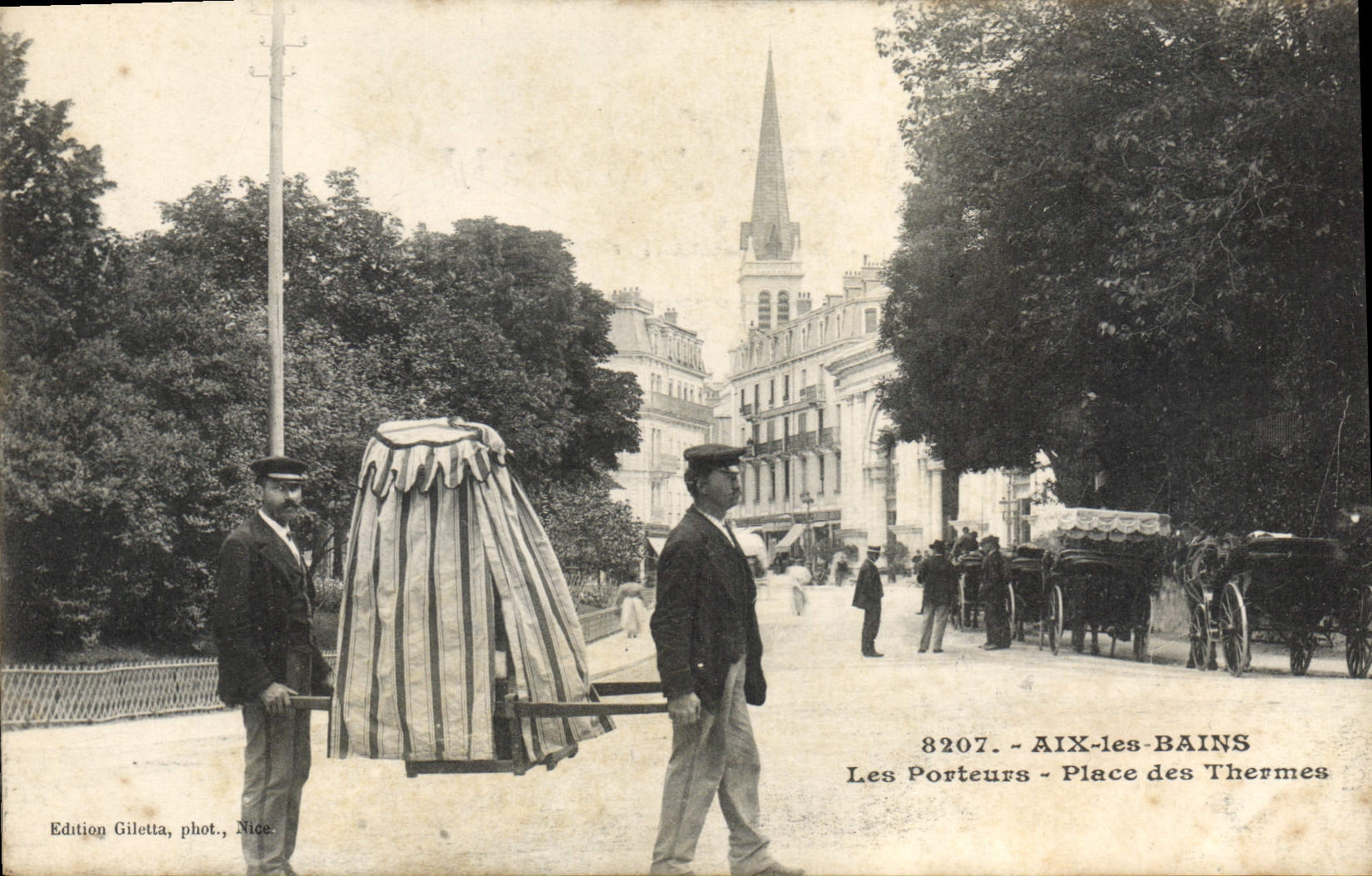 Les Porteurs - Place des Thermes — Aix-les-Bains — Édition Giletta, phot., Nice, n° 8207