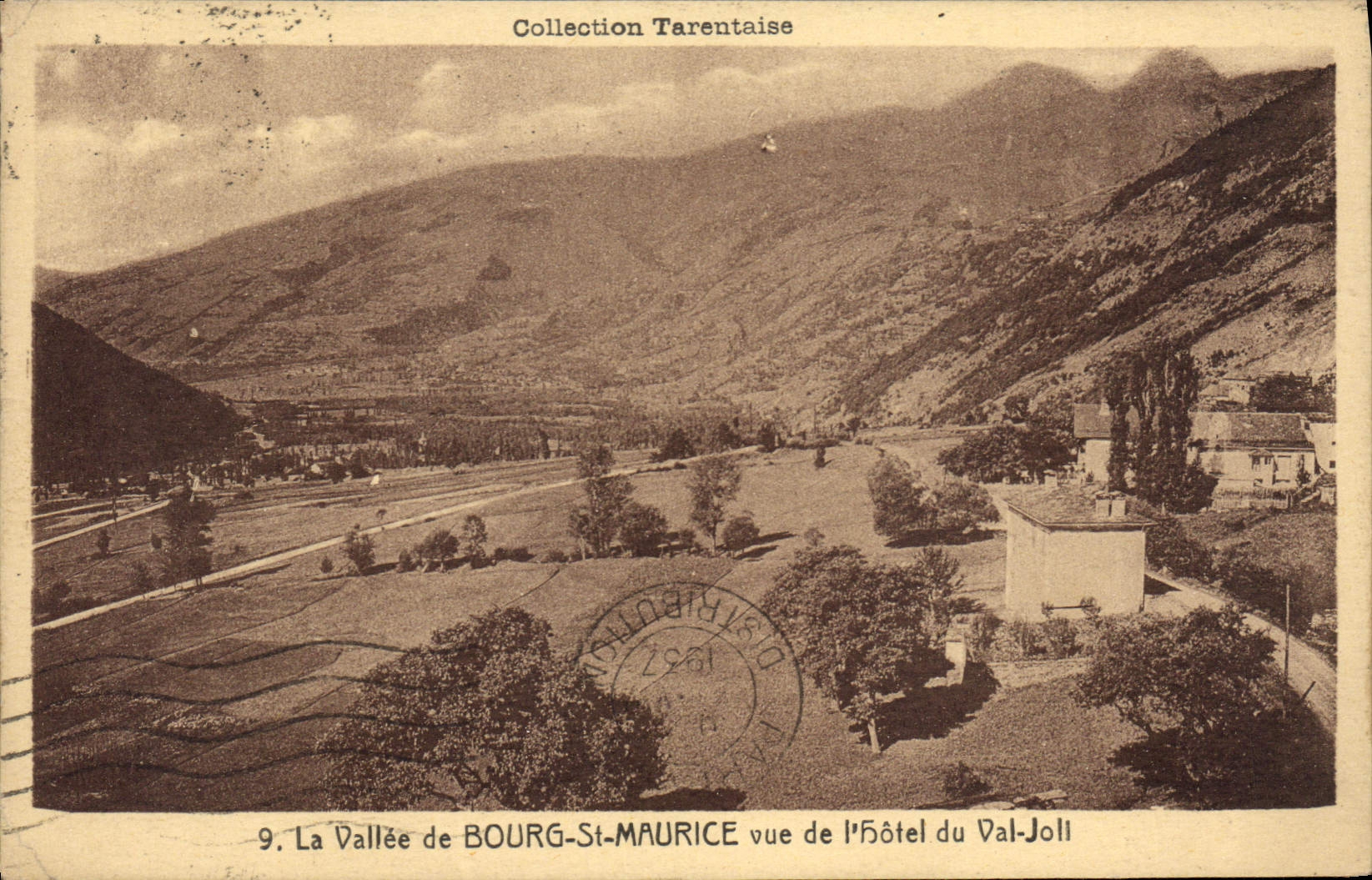 CPA La Vallee De Bourg St Maurice Vue De l'hôtel du Val-Joli