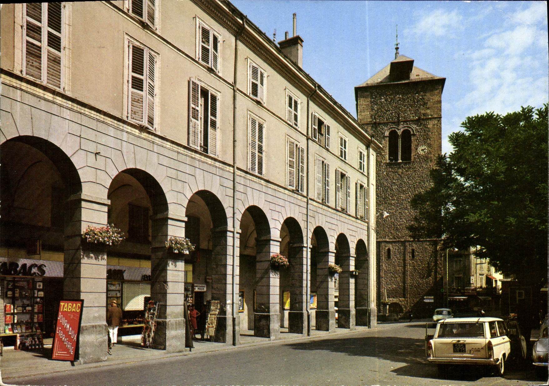 CPSM Saint Jean De Maurienne Les Arcades Et La Tour