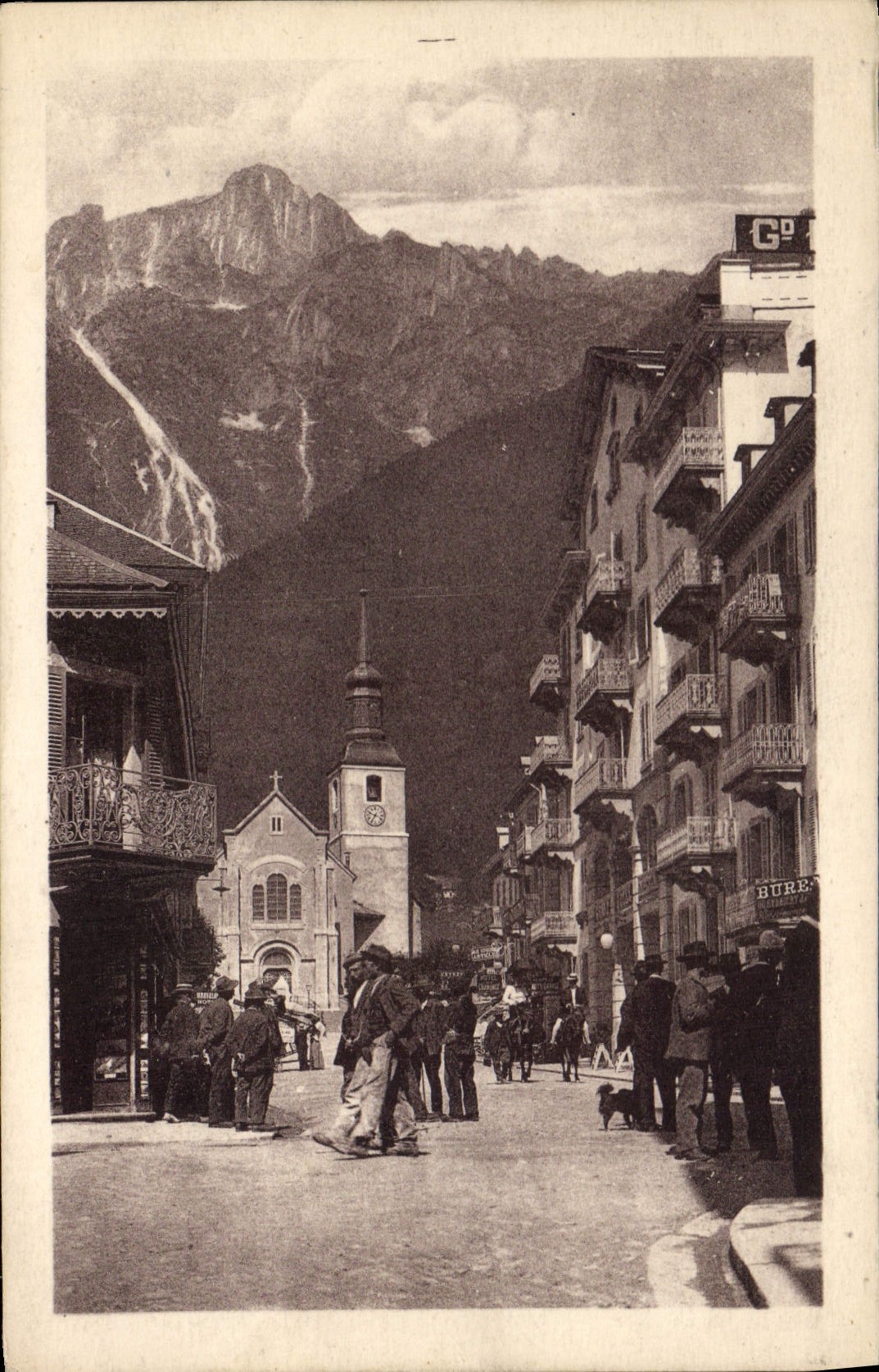 Chamonix — Place de l'Église et le Brévent — G. Tairras, phot.-édit.