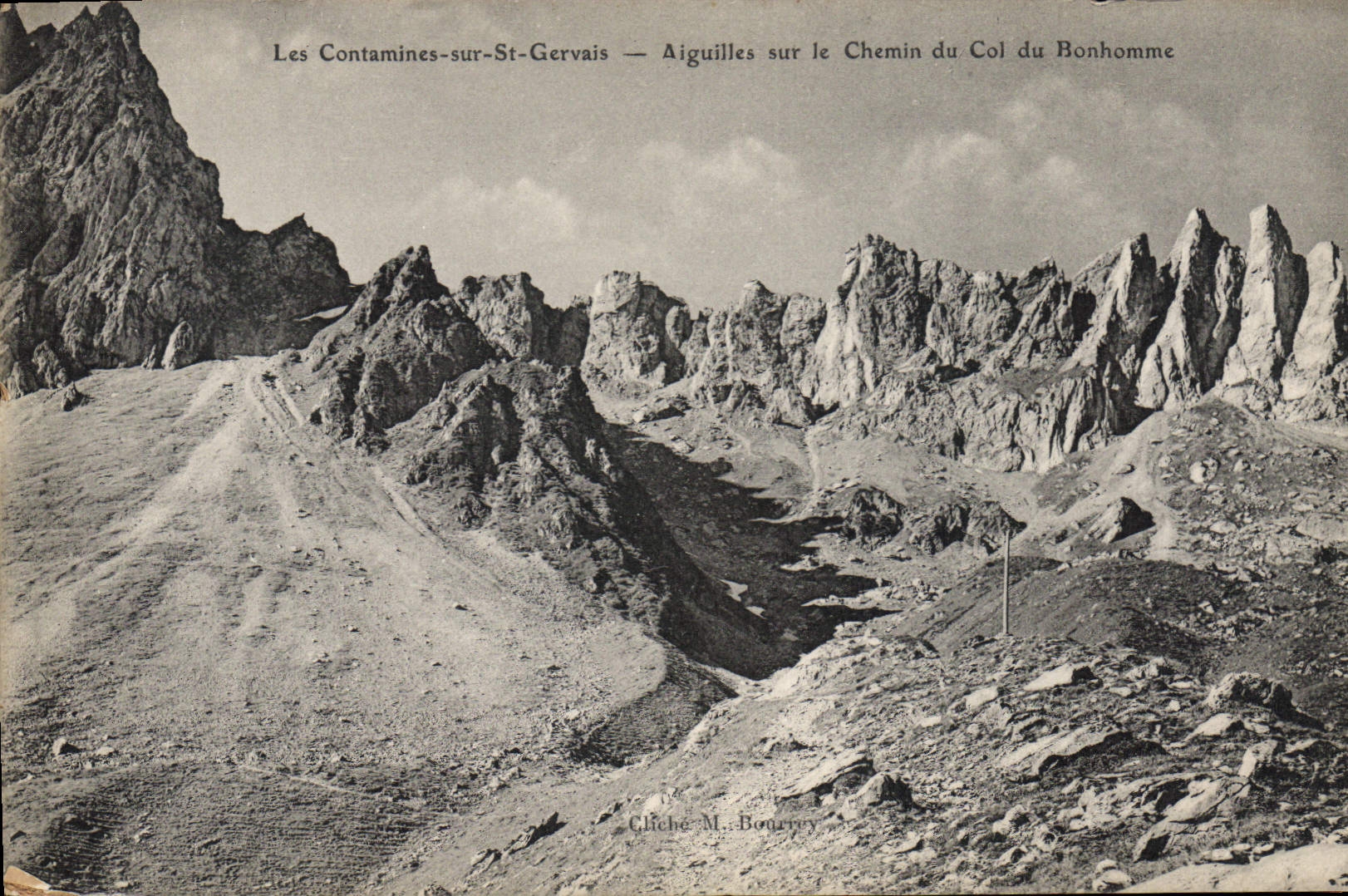 Les Contamines-sur-St-Gervais — Aiguilles sur le Chemin du Col du Bonhomme — Cliché M. Bourrey