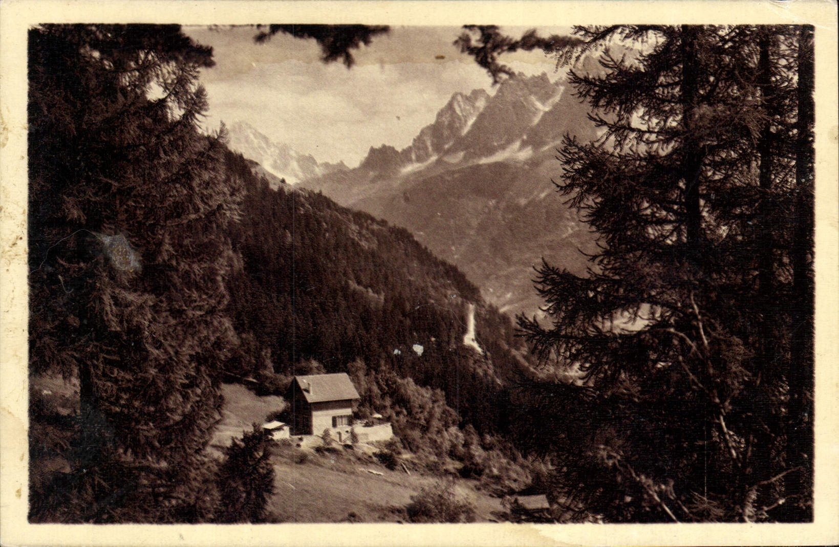 CPA Les Houches Le Christ Roi Du Mont Blanc Coupeau