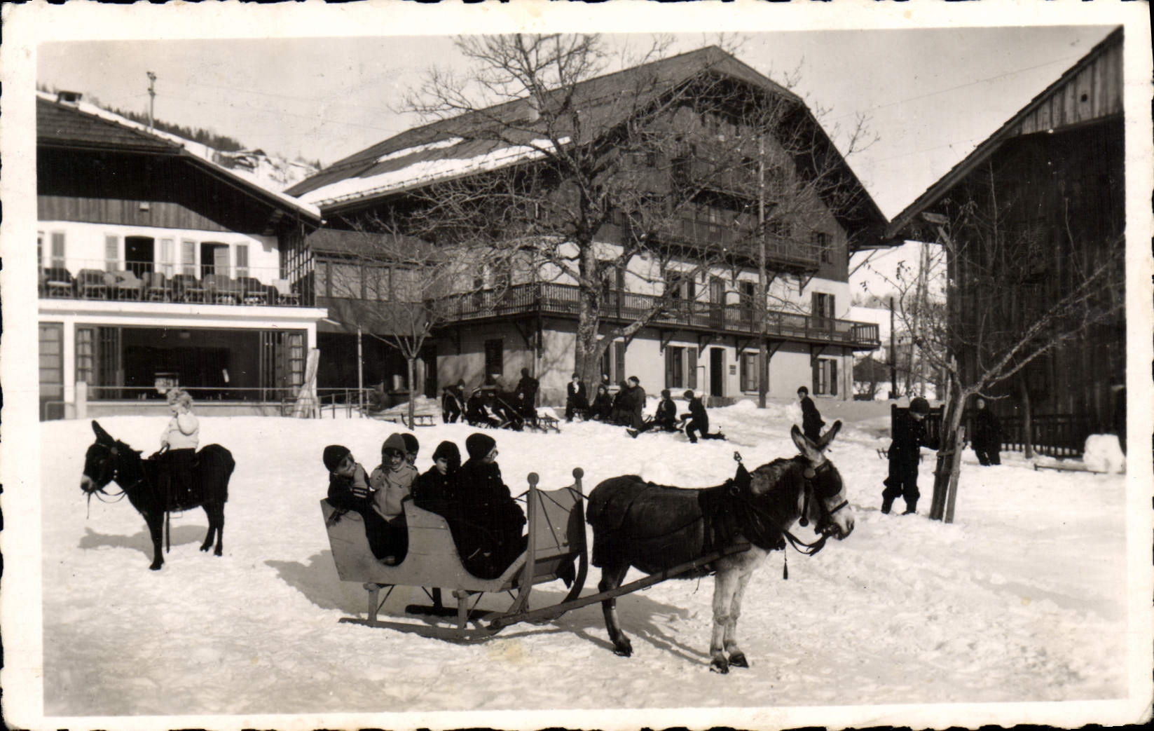 Mégeve — Les enfants aux sports d'hiver — J. Lorand, photographe (Haute-Savoie)