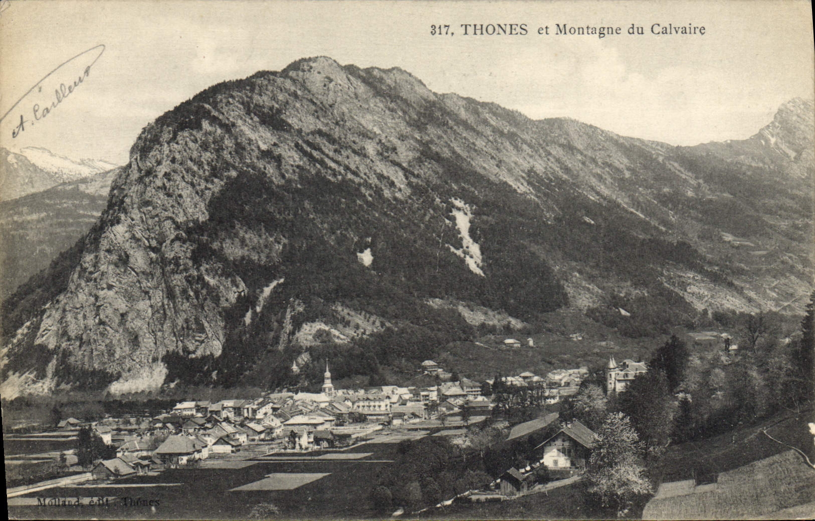CPA Thones Et Montagne Du Calvaire
