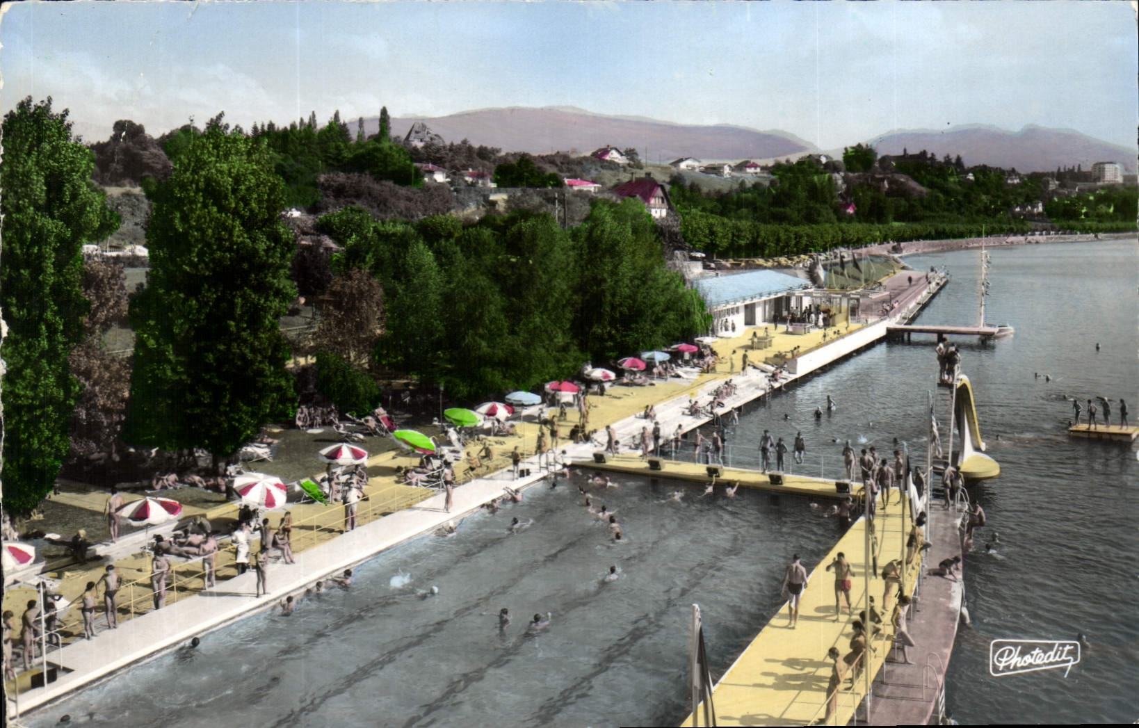 Vue panoramique de la Plage — Thonon-les-Bains (Haute-Savoie) — Photedit, série 103