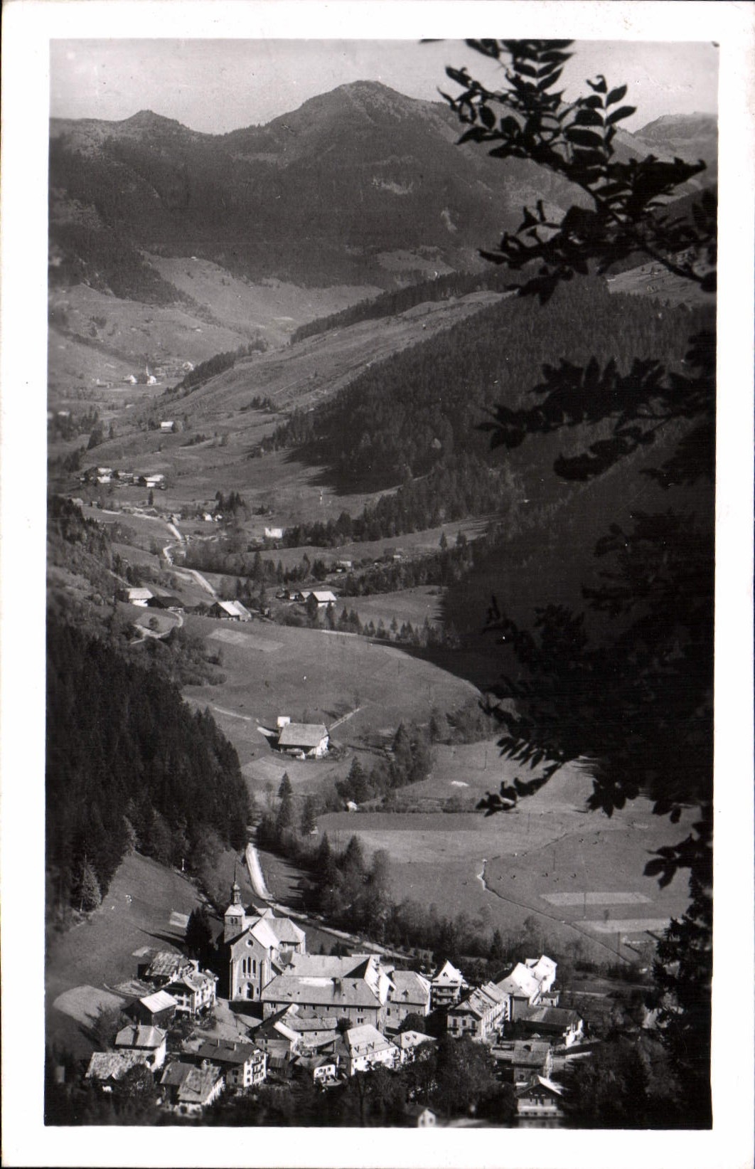 Abondance (Haute-Savoie) — Vue générale — Éditions J. Cellard, Lyon