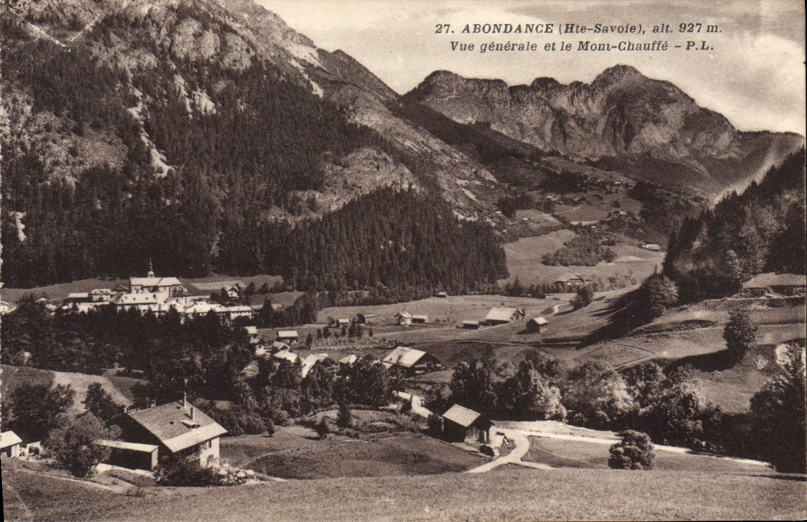 CPA Abondance Vue Generale Le Mont Chauffe
