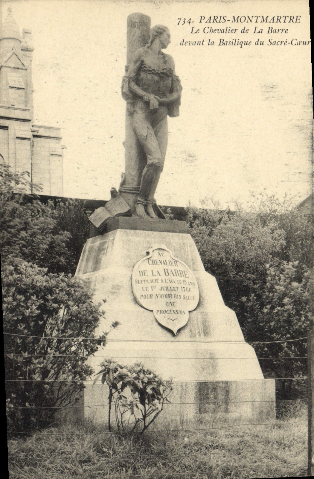 Paris-Montmartre — Le Chevalier de La Barre devant la Basilique du Sacré-Cœur — éditeur Duval, n° 734