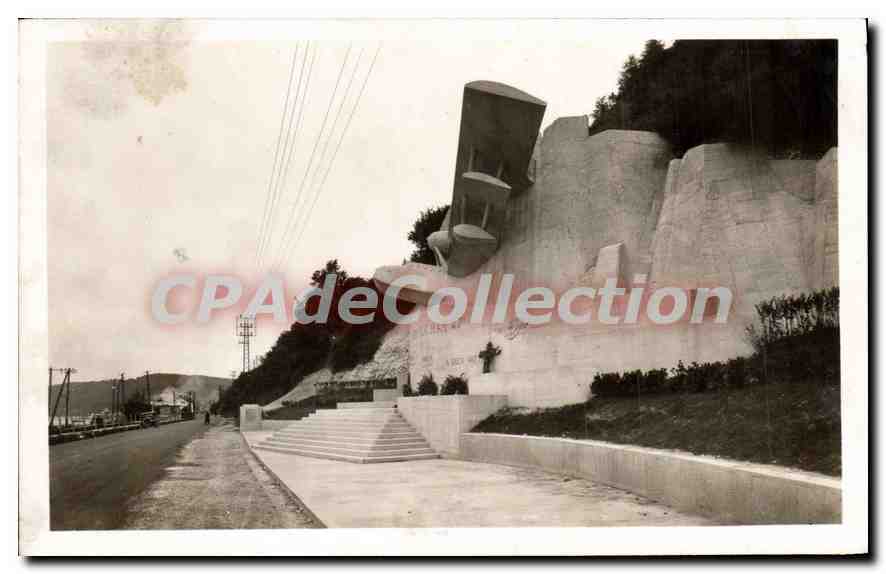 CPA CAUDEBEC En Caux Monument Eleve Aux Heros Du Latham 47