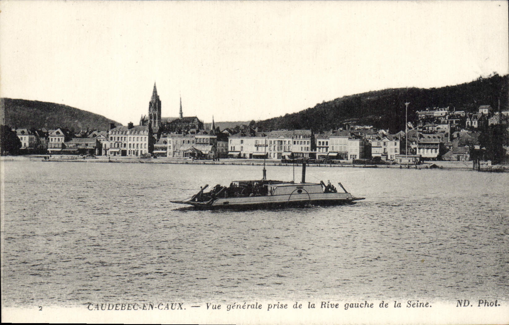 Caudebec-en-Caux — Vue générale prise de la rive gauche de la Seine — ND. Phot.
