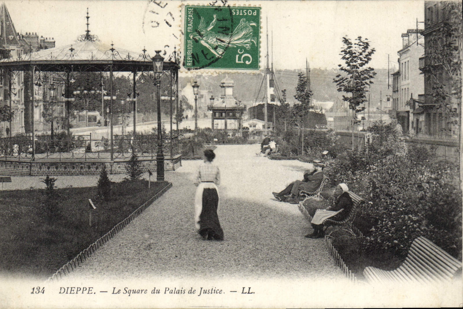 CPA Dieppe Le Square Du Palais De Justice