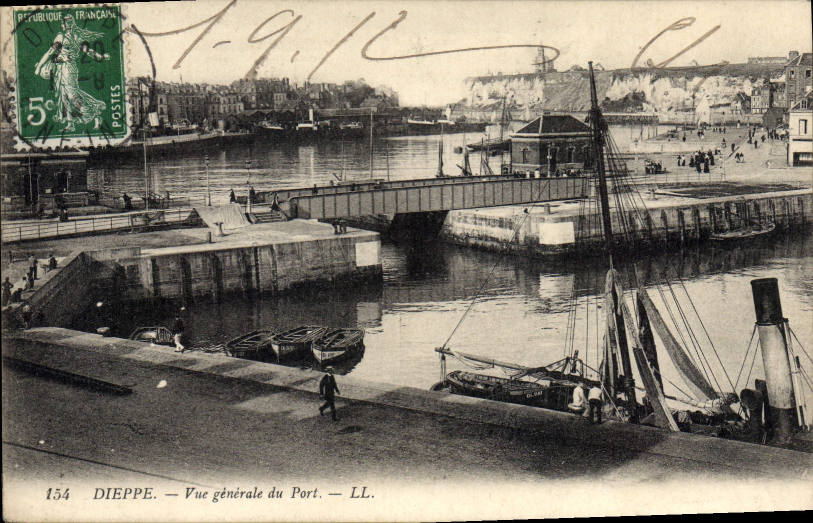Dieppe — Vue générale du Port — LL. — n° 154