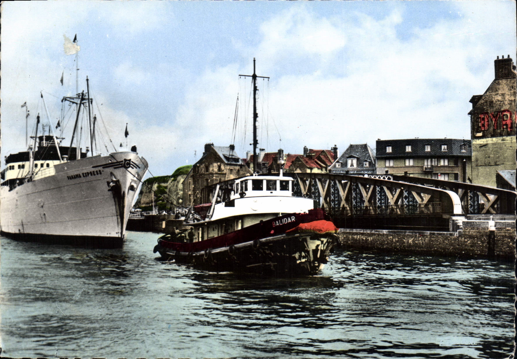 Dieppe - Pont Colbert — vue du port avec le navire 'Parana Express' et le remorqueur 'Balidar' — Éditions 'La Cingaone'