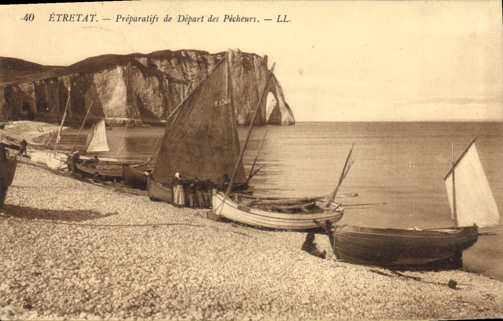 CPA ETRETAT Preparatifs De Depart Des Pecheurs