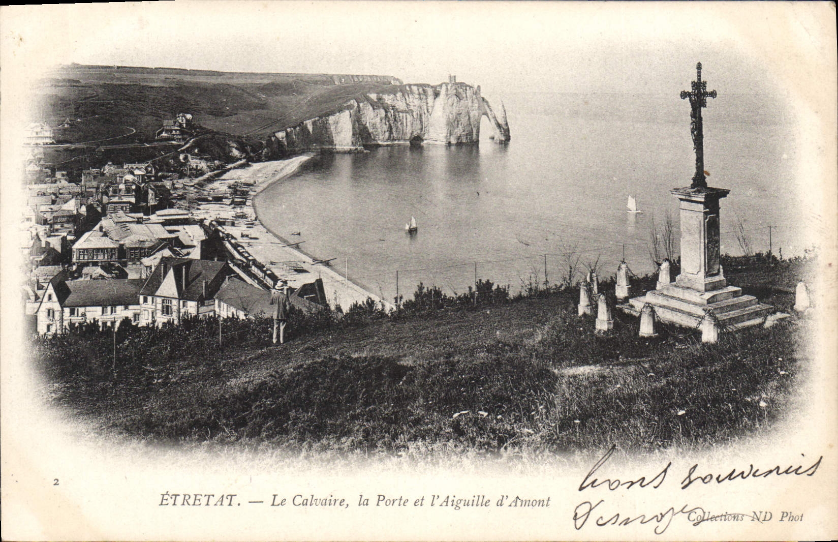CPA Etretat Le Calvaire La Porte Et I'Aiguille D'Amont