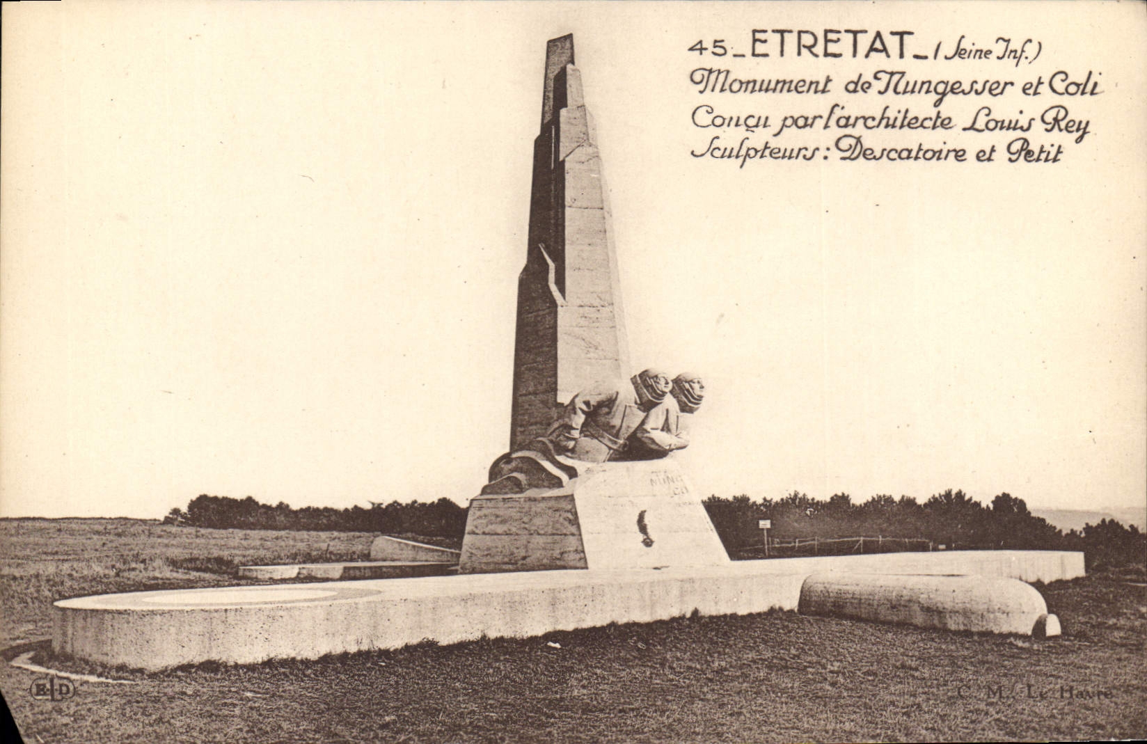 CPA Etretat Monument De Nungesser Et Coli
