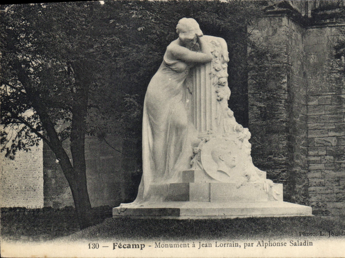 CPA Fecamp Monument A Jean Lorrain Par Alphonse Saladin