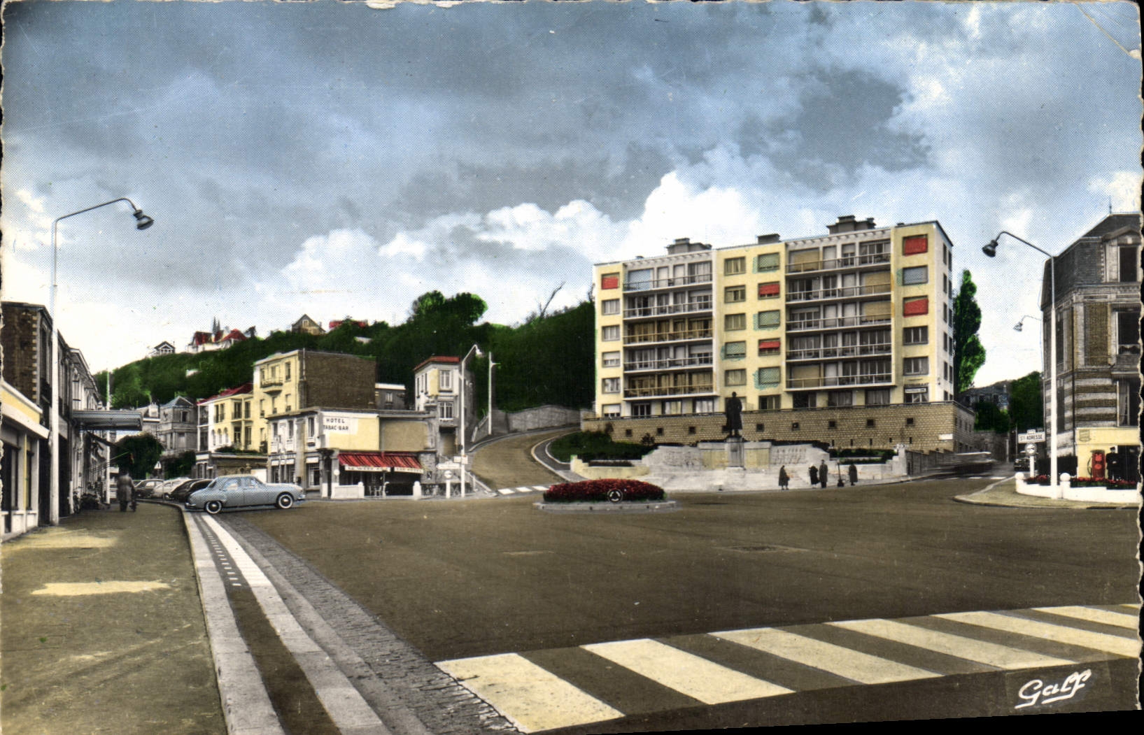 CPA Le Havre Saint Adresse Place Clemenceau Et Statue