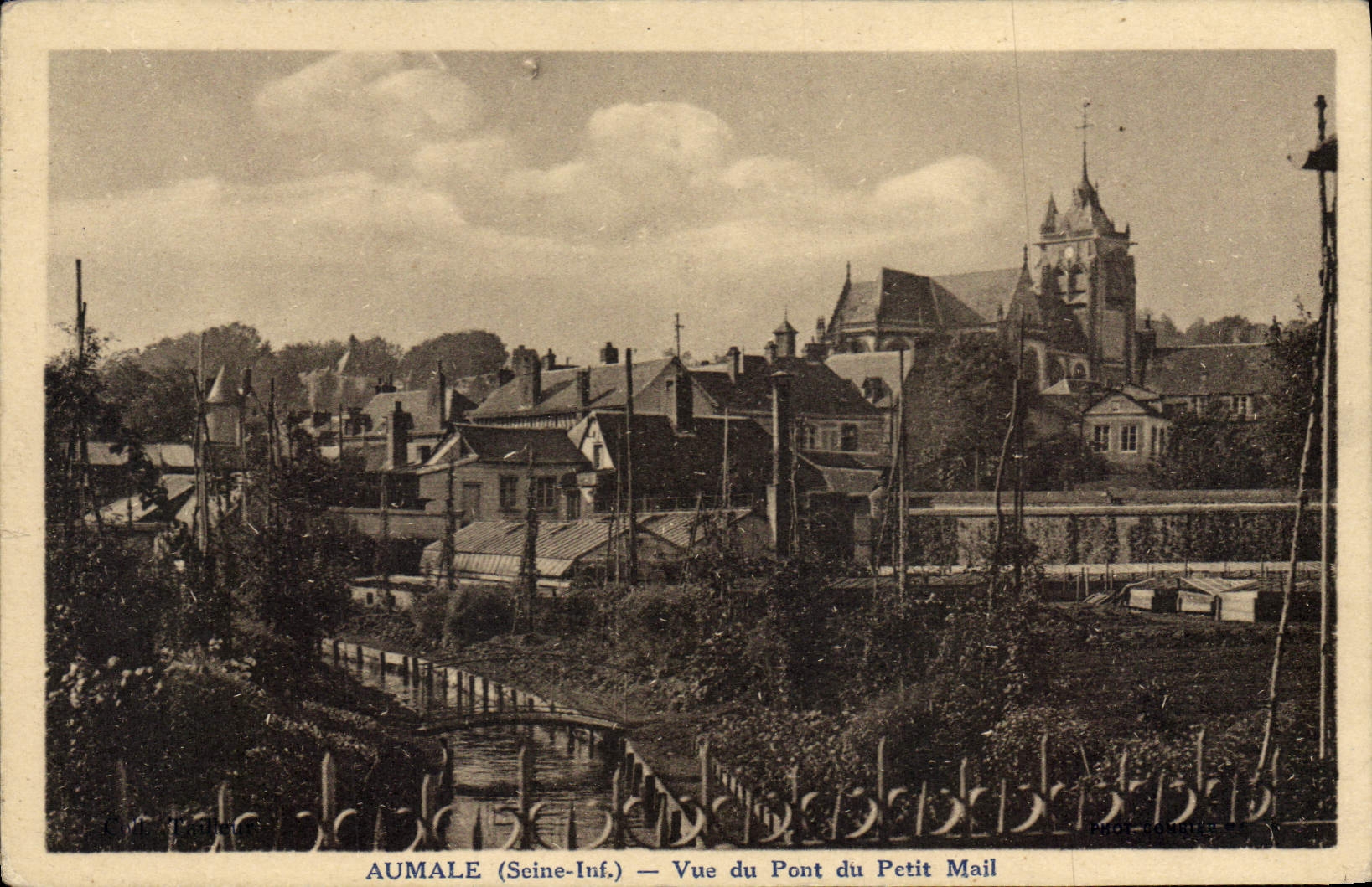 CPA Aumale Vue Du Pont Du Petit Mail