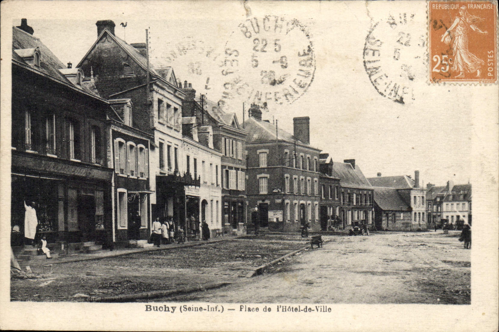 CPA Buchy Place De I'Hotel De Ville
