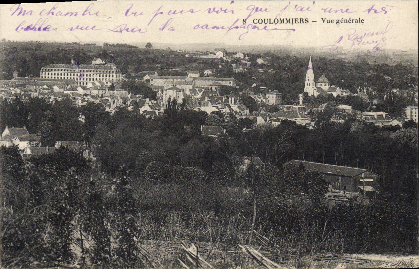 Coulommiers — Vue générale — J. Bourgogne, éditeur Château-Thierry
