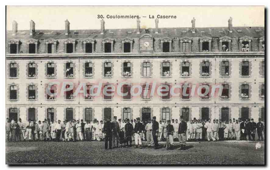 Coulommiers — La Caserne — CPAdeCollection n°30 - Anverso