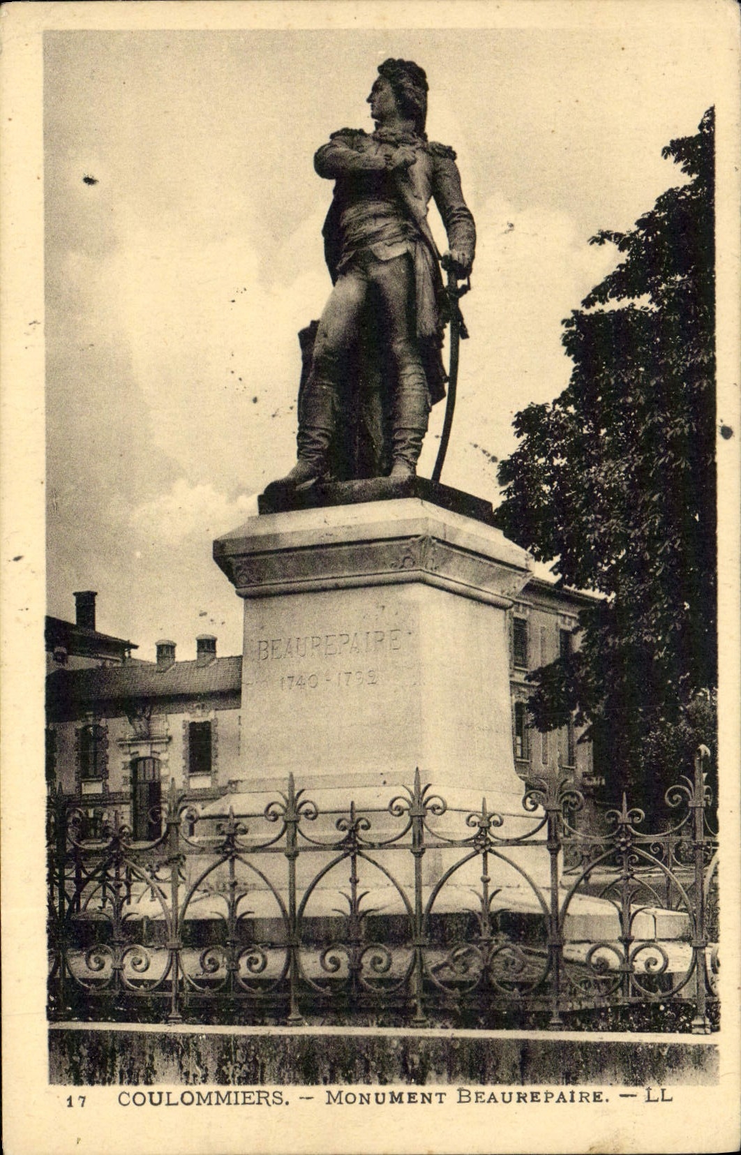 Coulommiers — Monument Beaurépaire — LL, n°17
