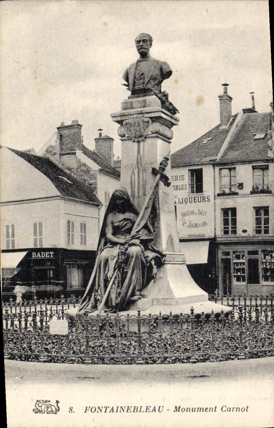 Fontainebleau — Monumento Carnot — editor Badet, n°8 - Anverso