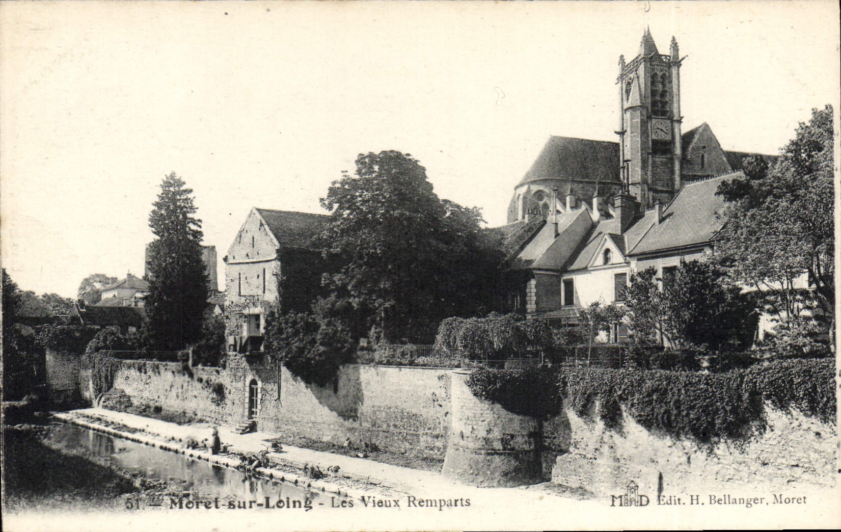 CPA Moret Sur Loing Les Vieux Remparts