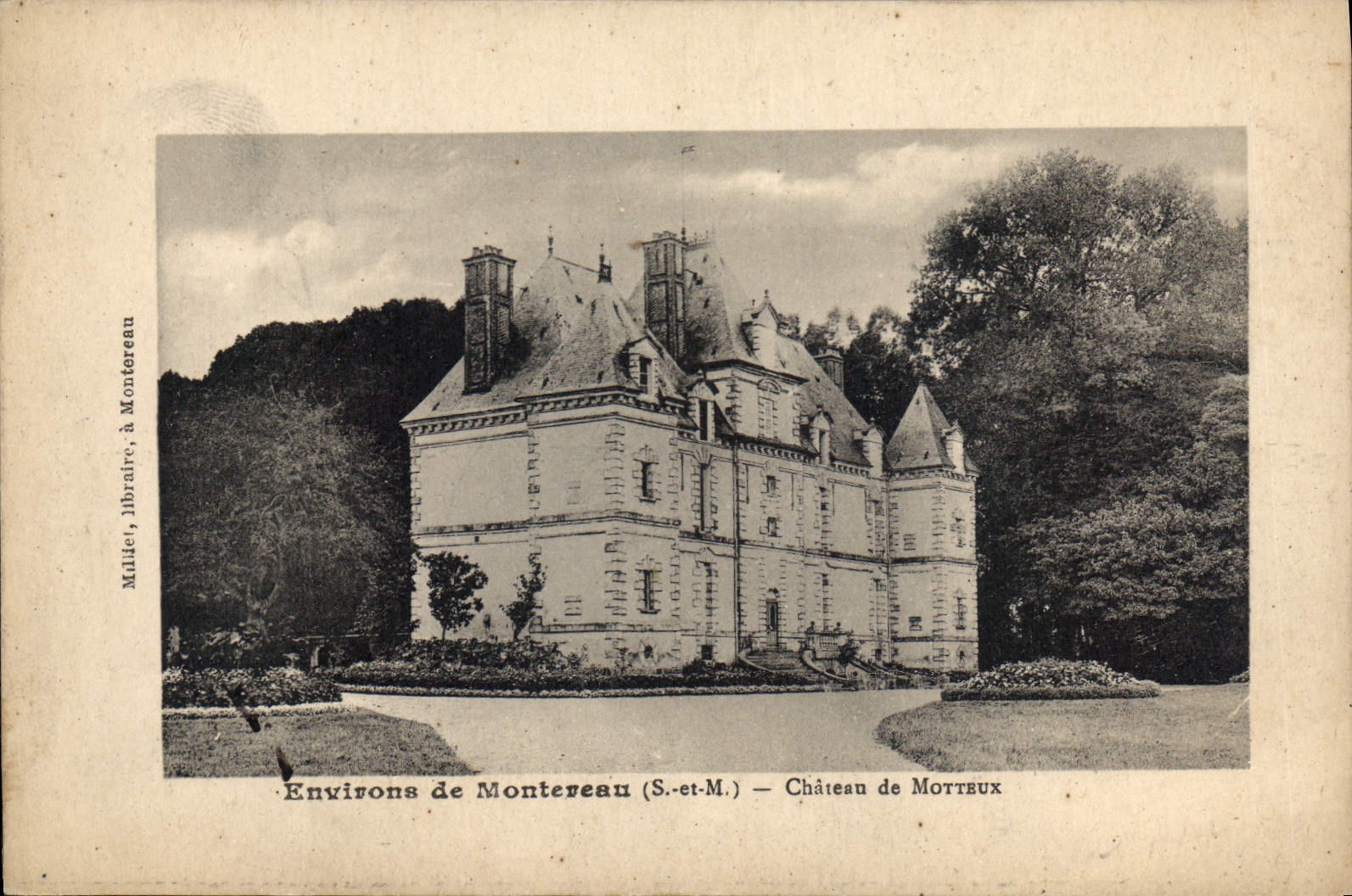 Castillo de Motteux — Vecindades de Montreveau (S.-et-M.) — Millelet, librero, en Montreveau