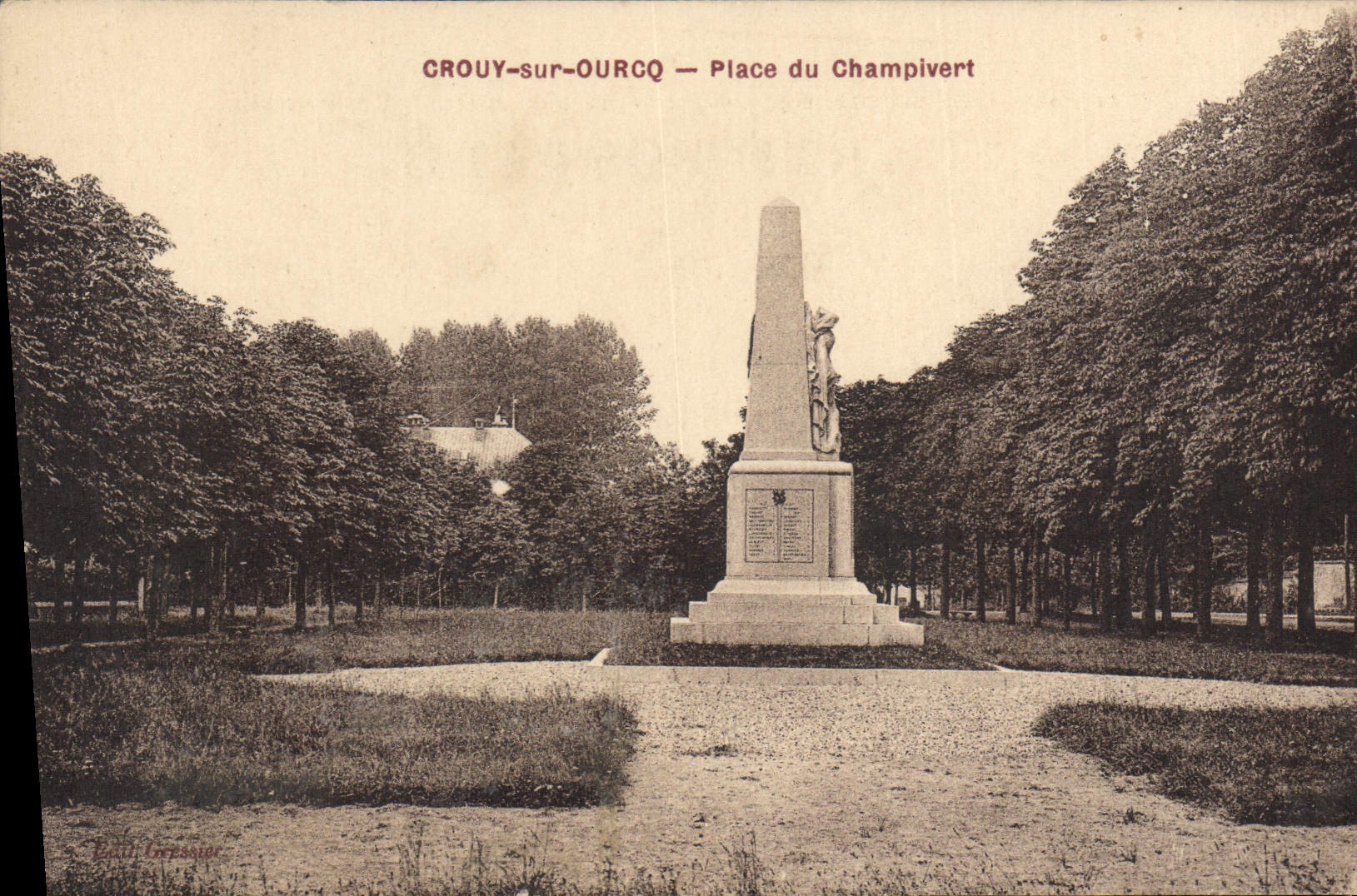 CROUY-sur-OURCQ — Place du Champivert — Éditeur : Léon Expansia