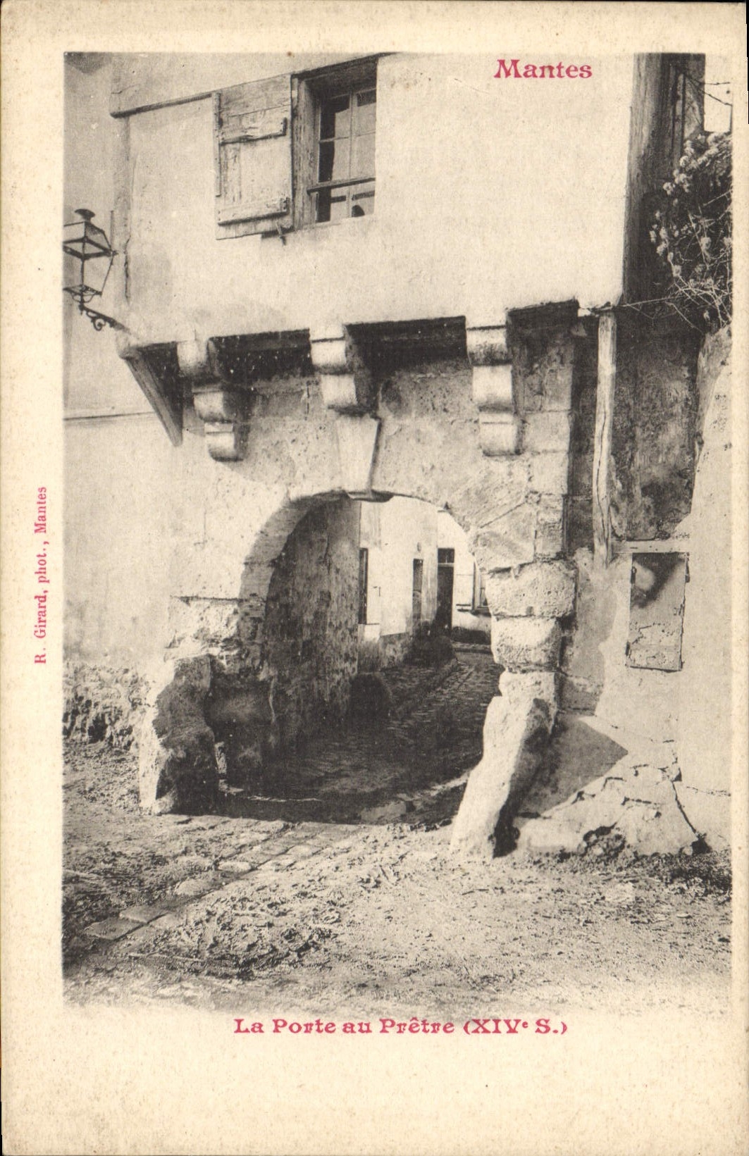 La Porte au Prêtre — Mantes — R. Girard, phot. Mantes