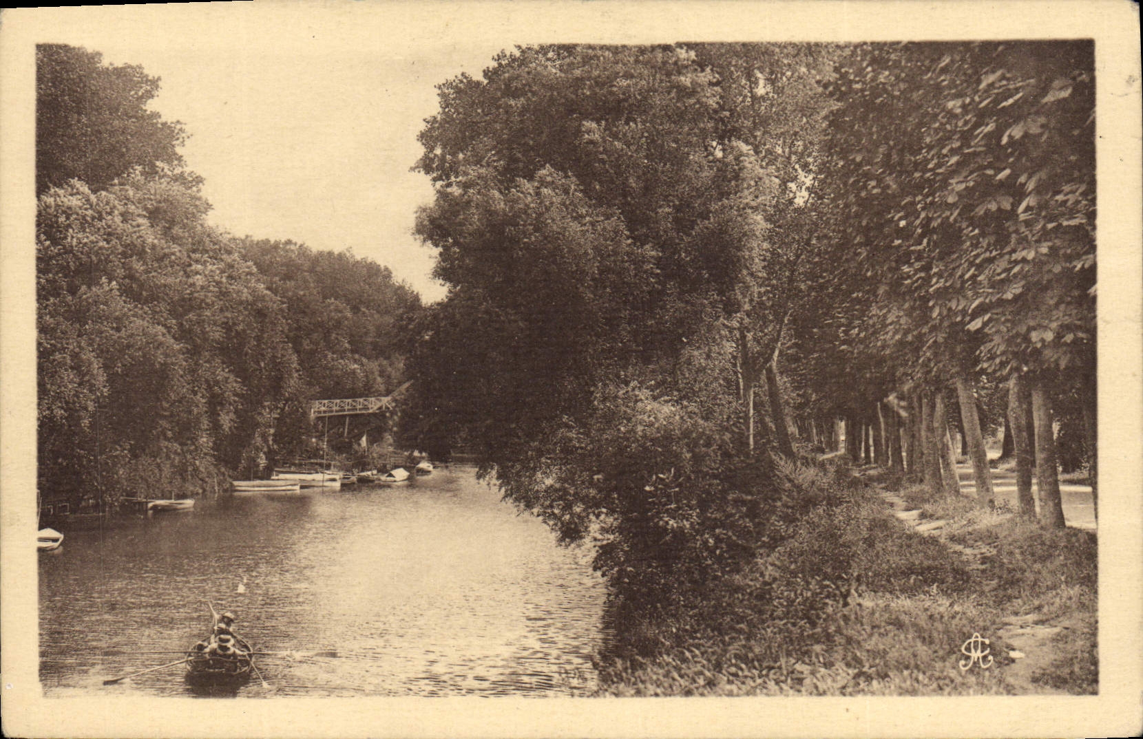 Poissy — Aussicht auf den Kanal — Verlag A. C. (Monogramm) — n° 60