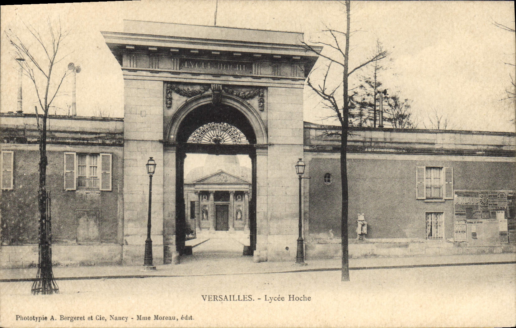 Versailles - Lycée Hoche — Phototypie A. Bergeret et Cie, Nancy - Mme Moreau, édit.