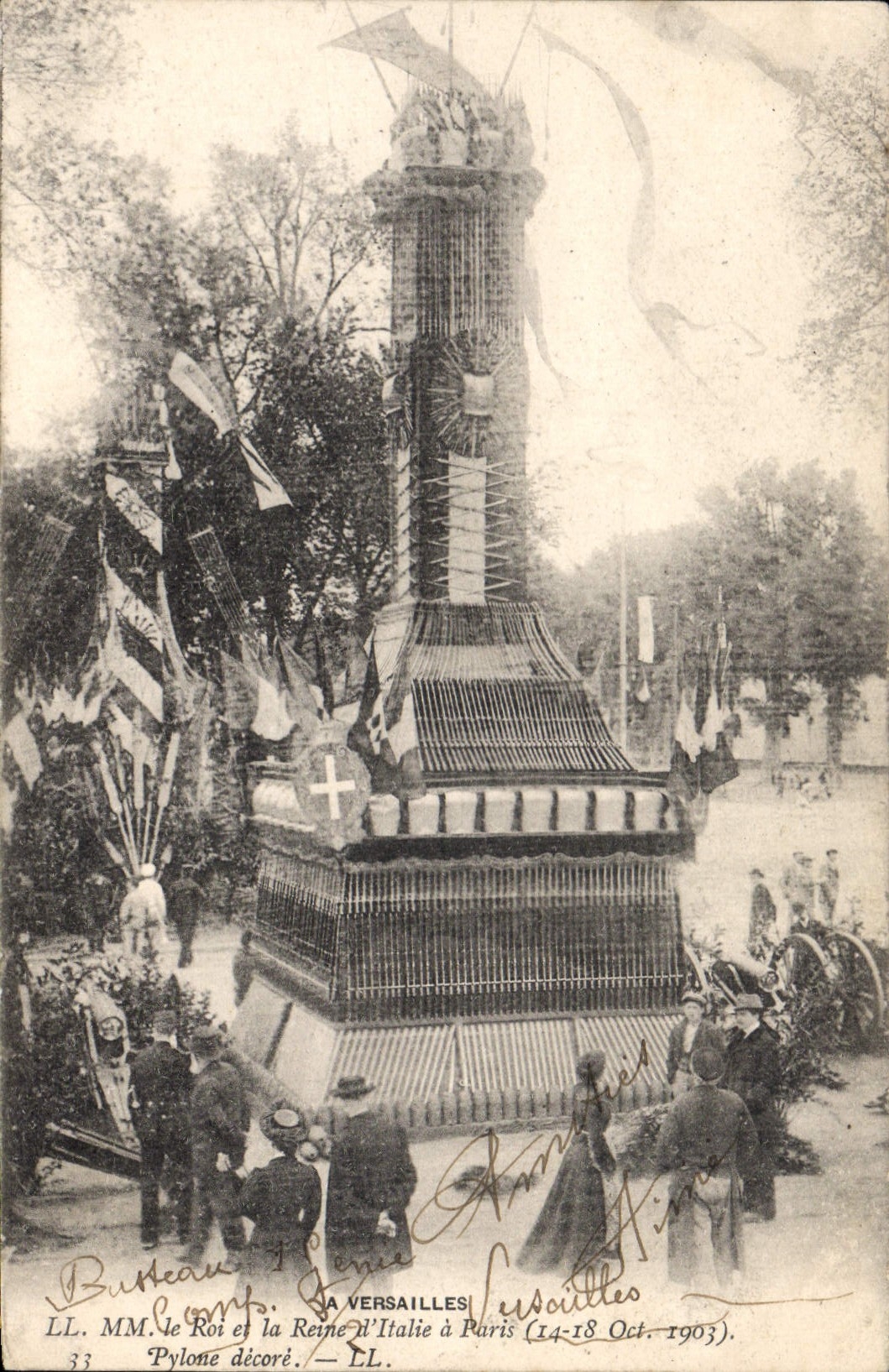 Le Roi et la Reine d'Italie décorés à Paris — Pylone décoré — Éditeur L. Versailles, n°33