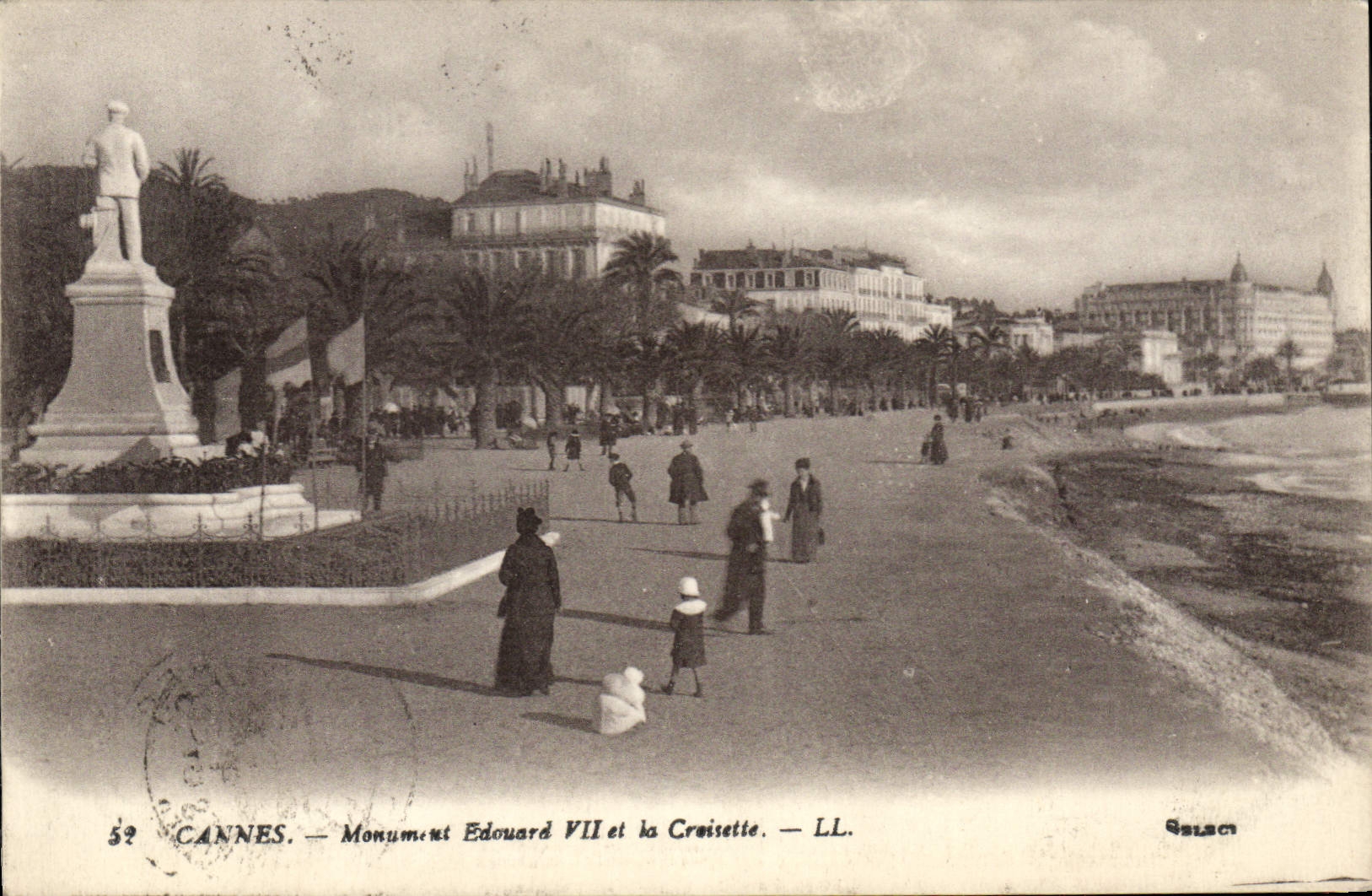 CANNES — Monument Édouard VII et la Croisette — Galacm