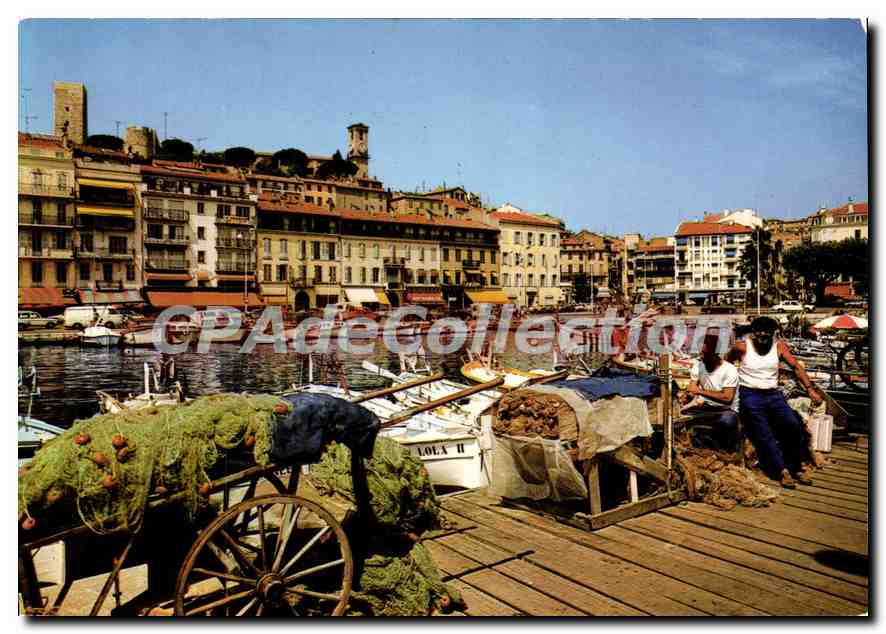 CPSM Cannes Un Coin du Port Le Quai St Pierre