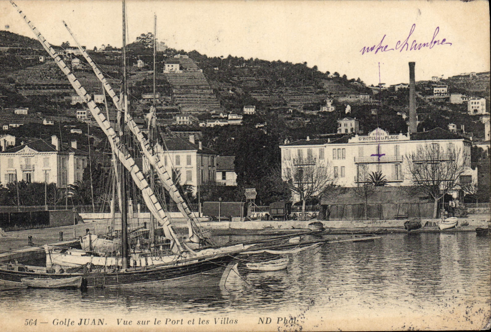 CPA Golfe Juan Vue Sur Le Port Et Les Villas