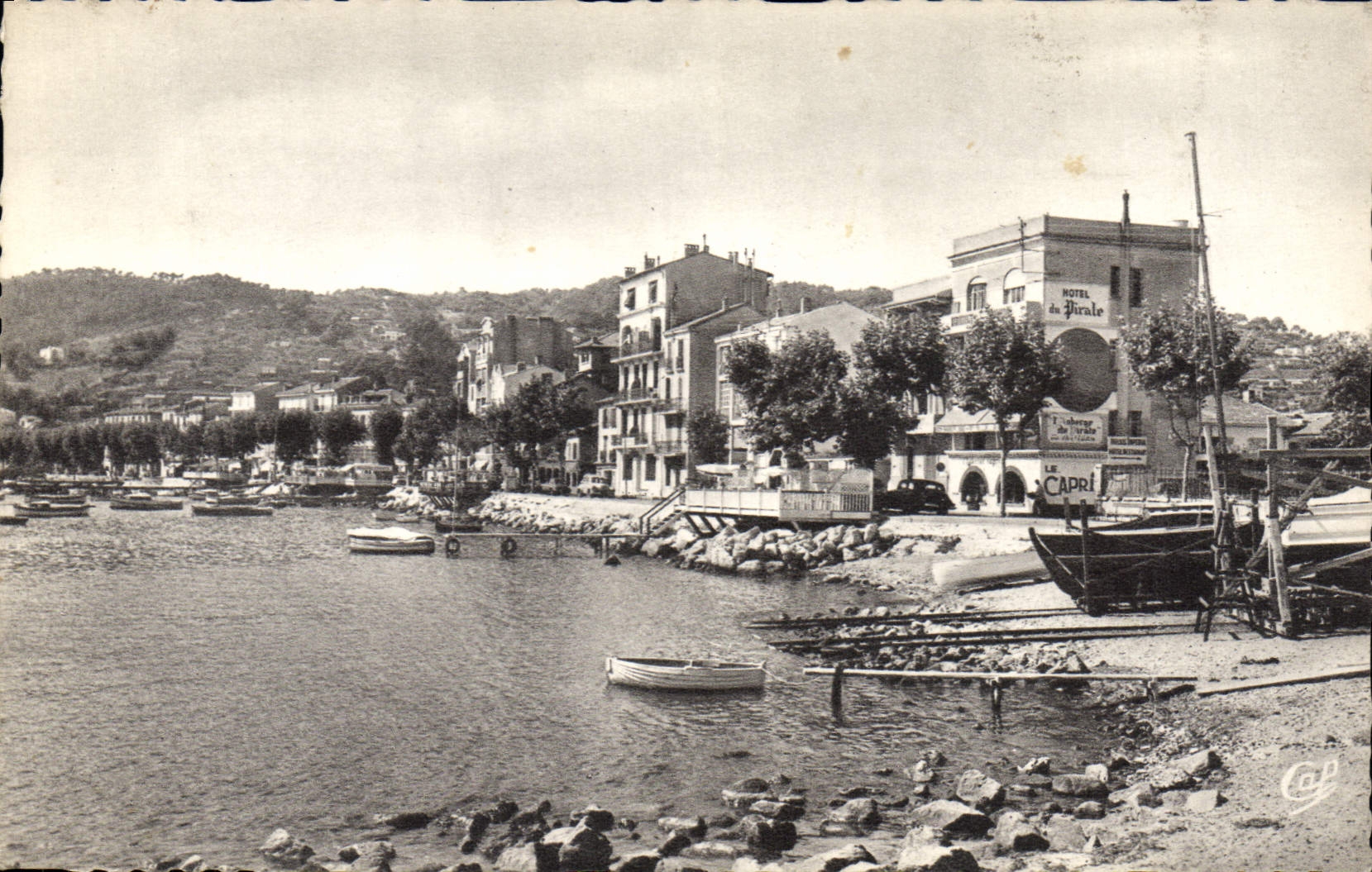 CPA Golfe Juan Le Port Et Le Boulevard De La Plage