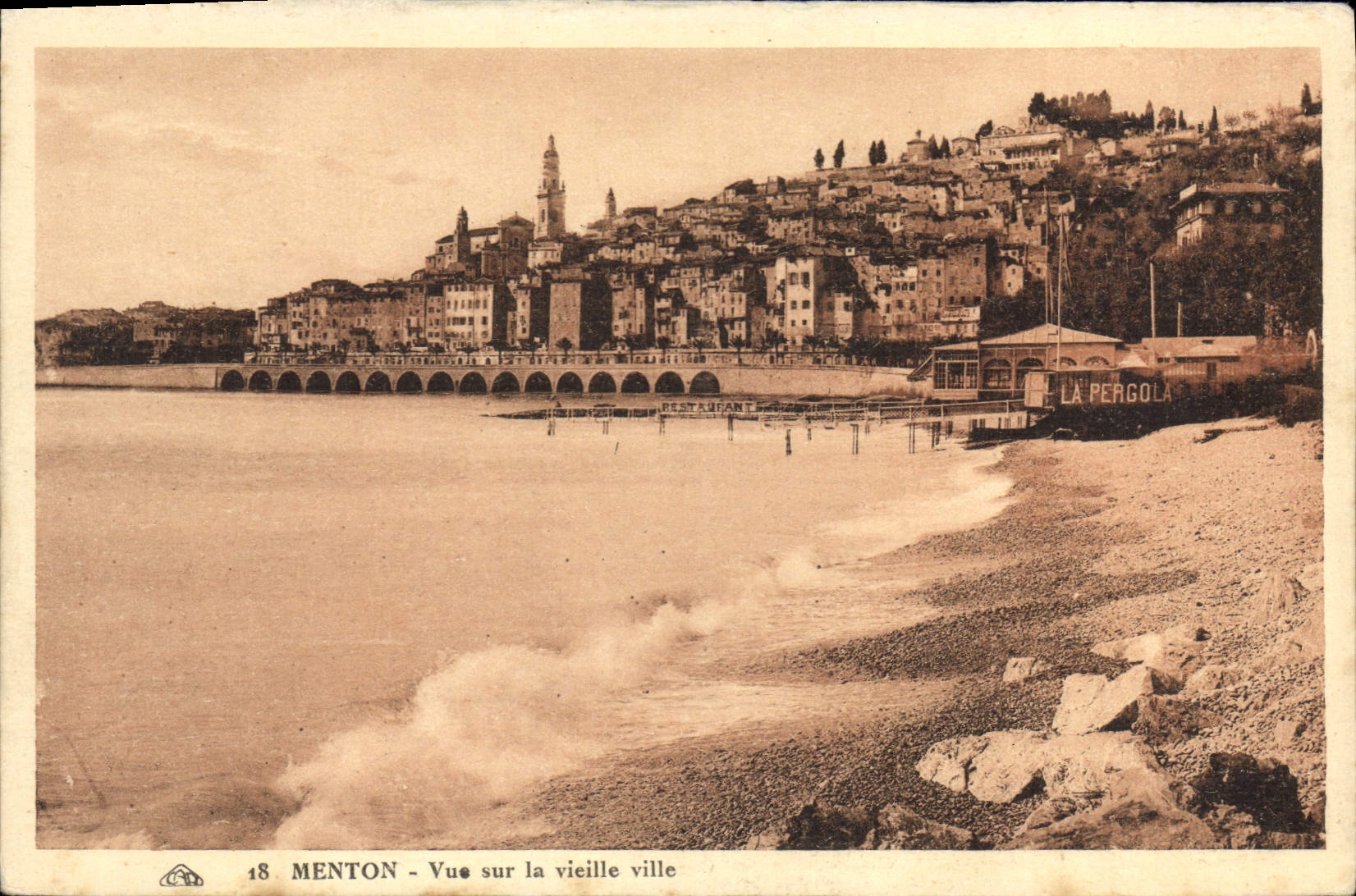 Menton - Vue sur la vieille ville — Édition de la Librairie Bertrand, Menton, n° 18