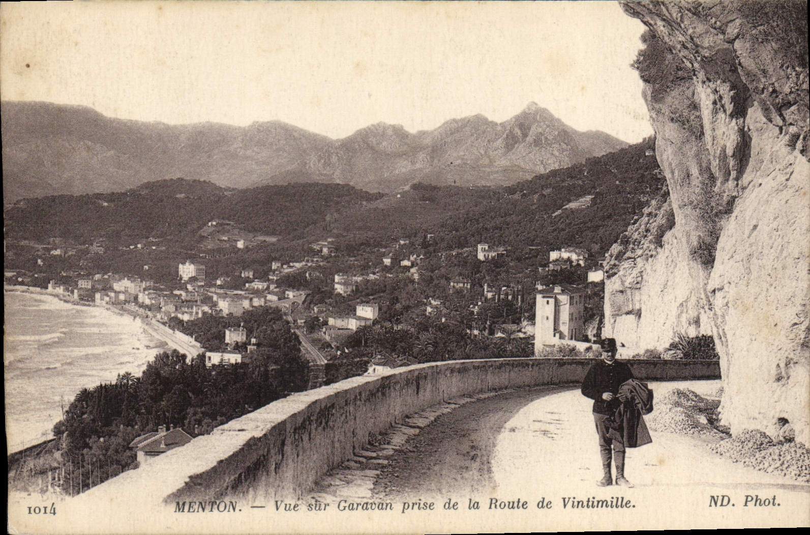 Menton — Vue sur Garavan prise de la Route de Vintimille — ND. Phot.
