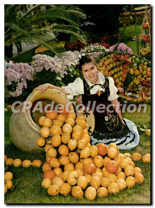 Femme en costume folklorique — Menton — Groupe Folklorique Officiel