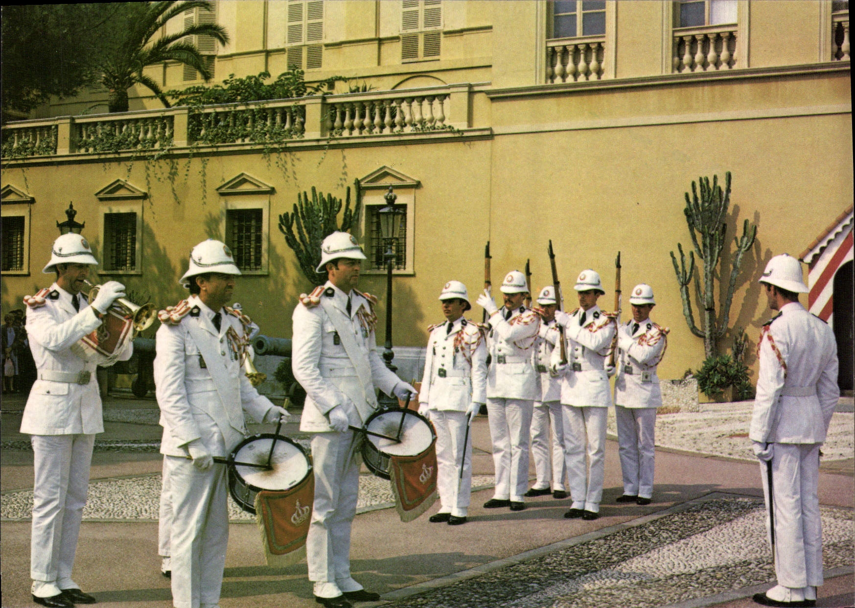Relève de la garde — Tenue d'été — Edition Y.P.A. - St André