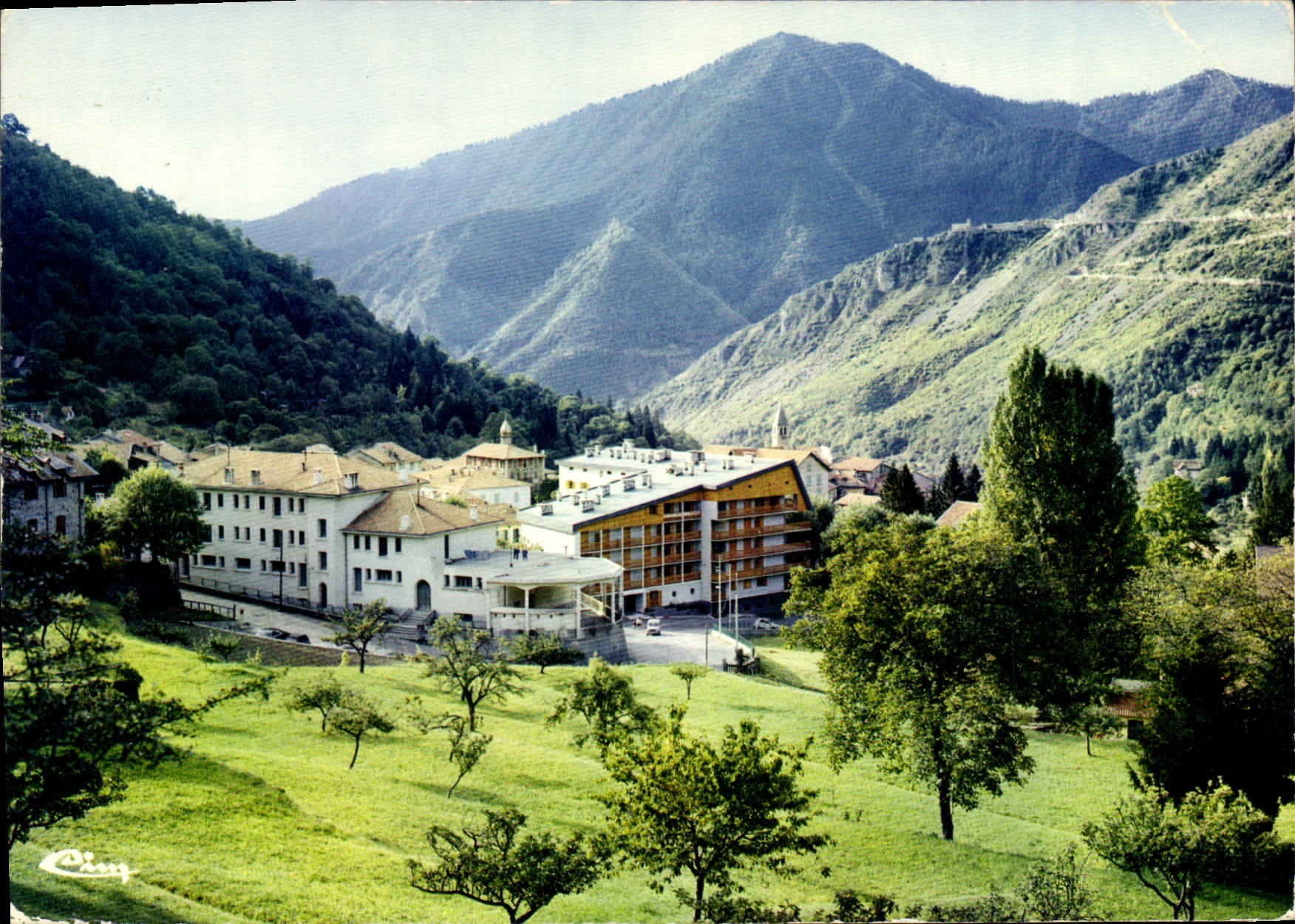 Saint-Martin-Vésubie — Le scuole - Chalet 'Altitudine 1000' — Cinque