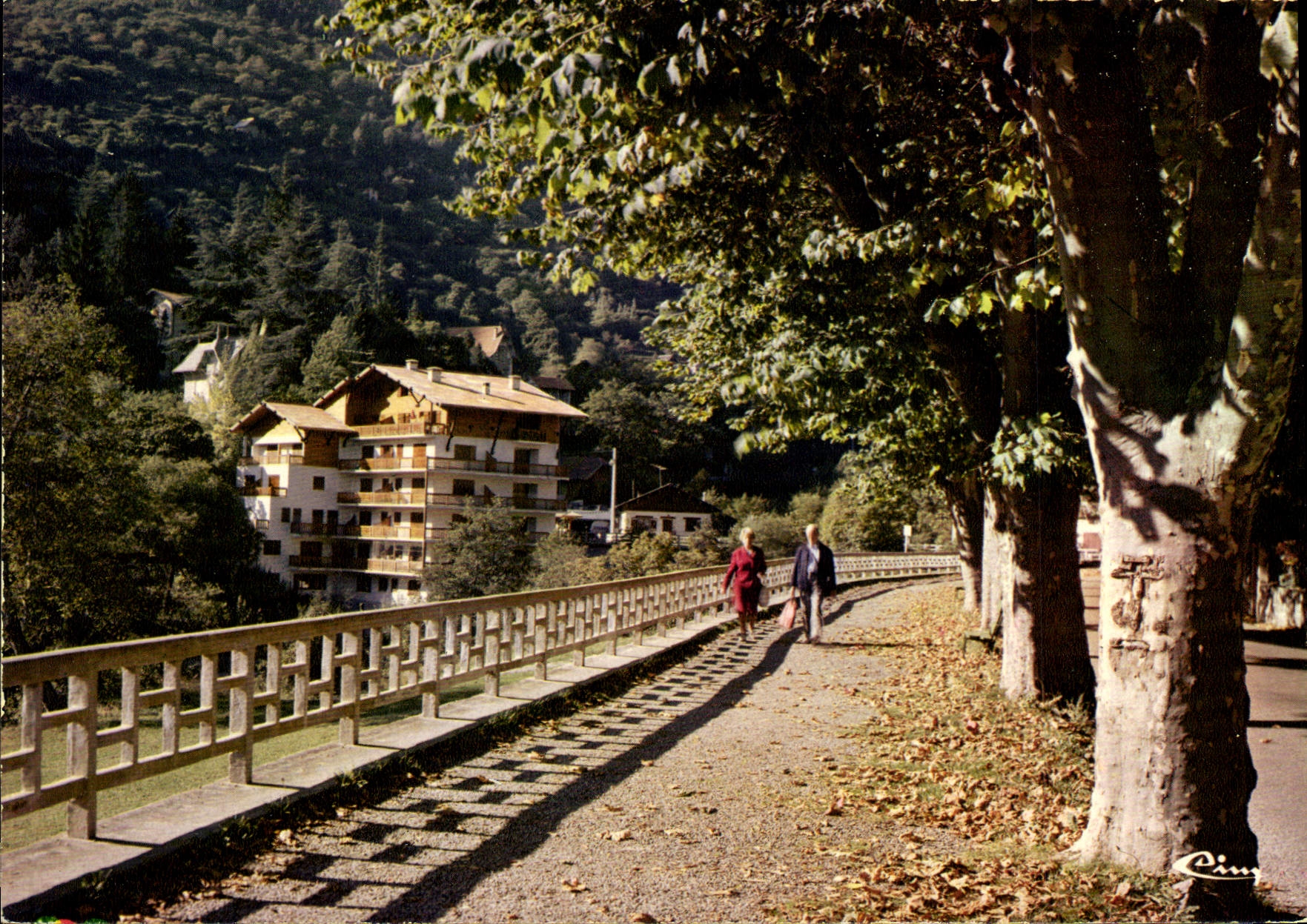 Saint-Martin-Vésubie — La promenade et chalet 'L'Écureuil' — Imprimeur Mâcon