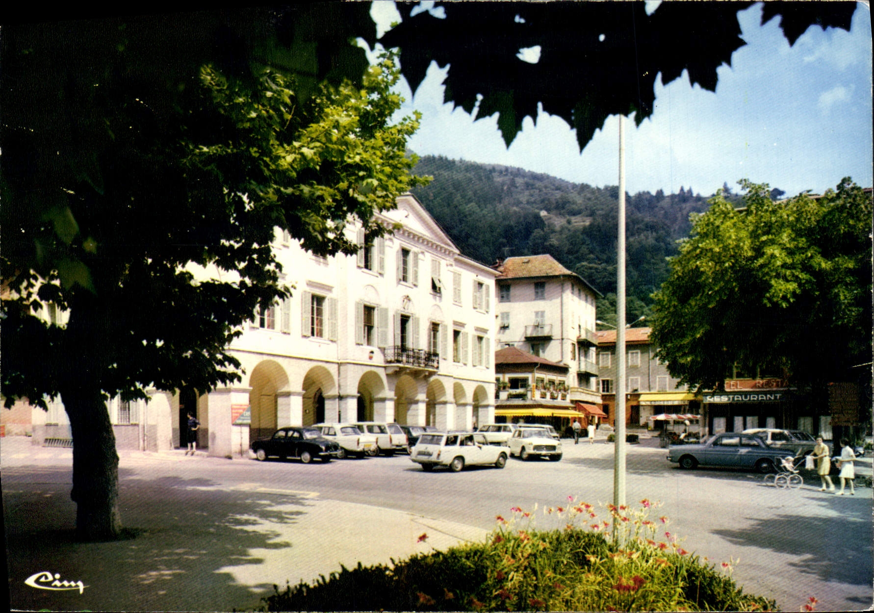 Saint-Martin-Vésubie — Station estivale et hivernale — Cing