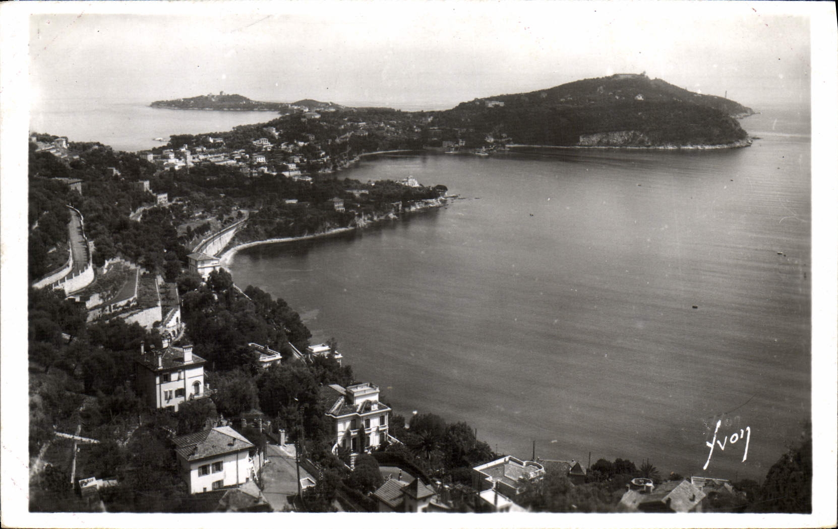 Villefranche (Alpes-Maritimes) — La Rade, la Corniche d'Or et le Cap Ferrat — Éditions d'Art 'VYVON' Paris